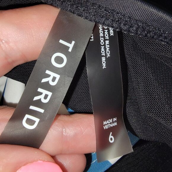 Torrid Black Underwire Lace-Up One Piece Swimsuit Size 6 6x - Picture 6 of 9